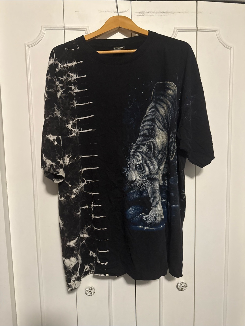 Vintage AOP Men's Black Short-Sleeve Graphic Tiger Tee